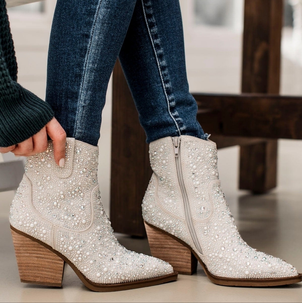 Very G Kady Pearl Silver Boots